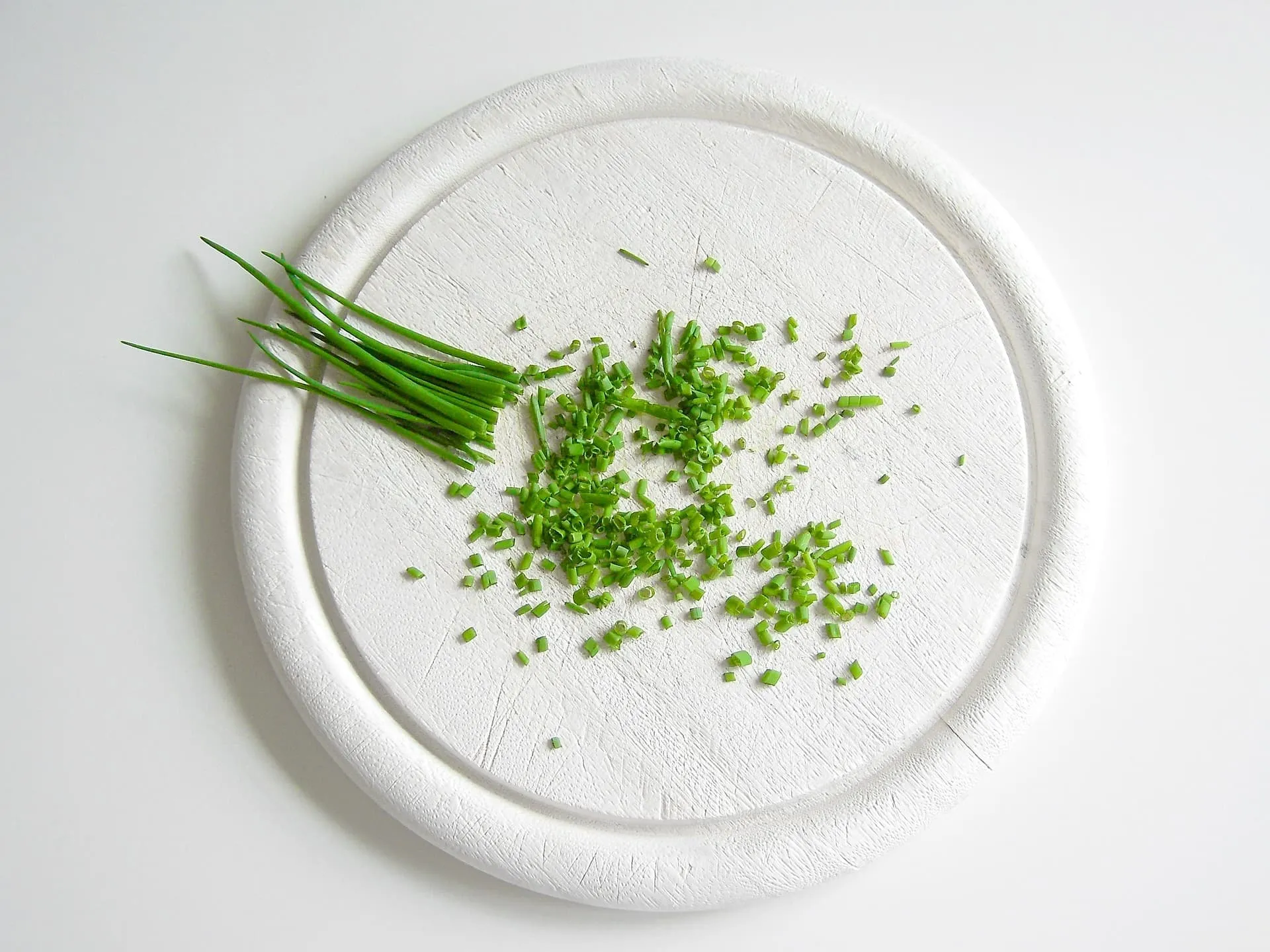 Chive on cutting board